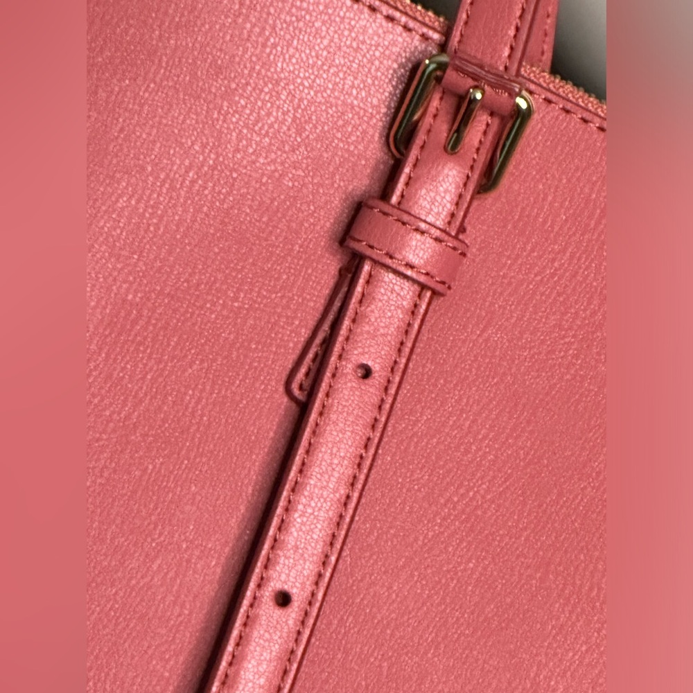 Marc Jacobs Coral Leather Tote Bag - Picture 4 of 16